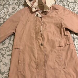Elegant Women's Tan Trench Coat